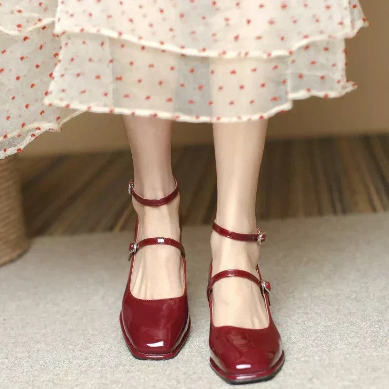 Elegáns bokapántos pumps