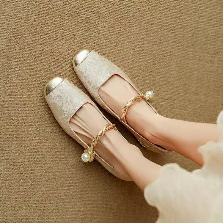 Frieda – Klasszikus pántos cipő elegáns megjelenéssel