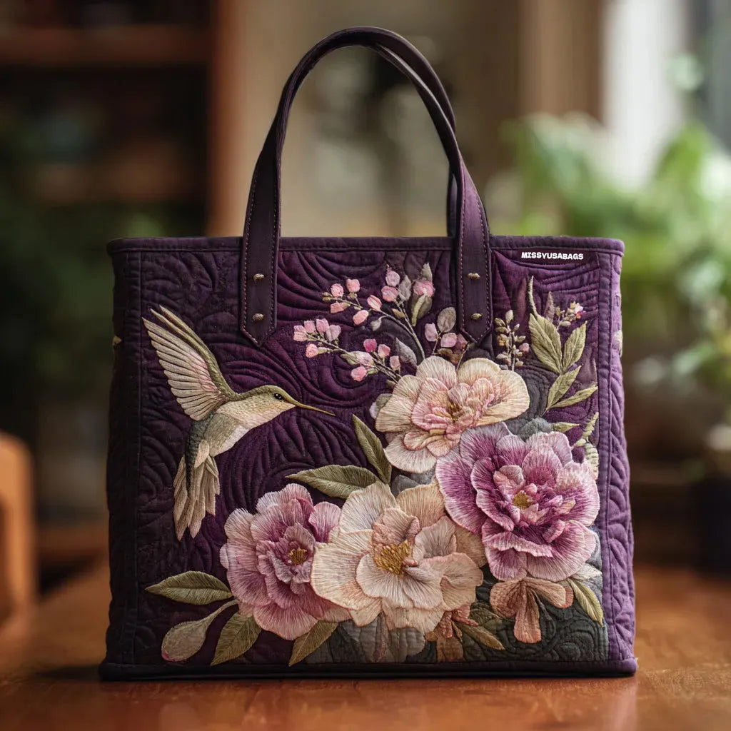 Steppelt lila táska kolibrikkal és orchideákkal